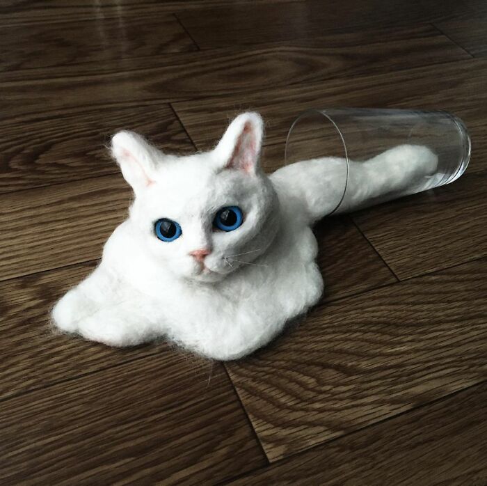 Japanese-Artist-Weird-Felted-Cats-Technology-Sacocho