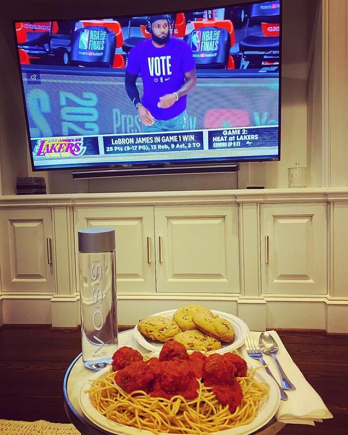 Pasta And Meatballs With Chocolate Chip Peanut Butter Cookies On The Side 