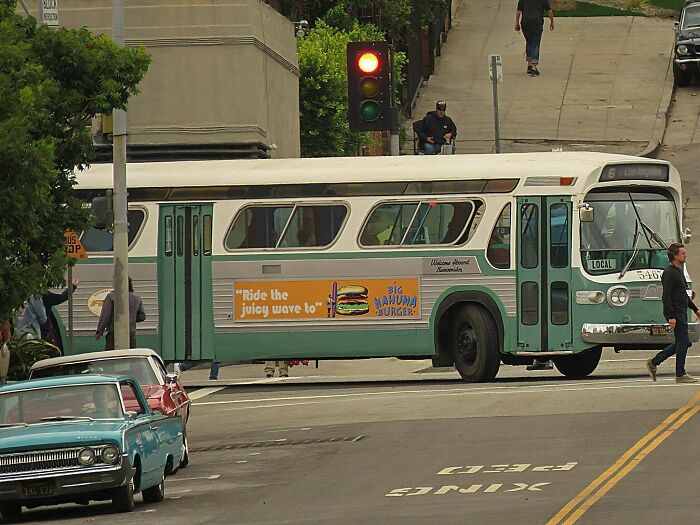 In "Once Upon A Time In Hollywood" (2019), The Logo For Big Kahuna Burger Can Be Seen On A Passing Bus, A Fast Food Restaurant That Is Also Mentioned In Other Tarantino Movies Such As "Reservoir Dogs" And "Pulp Fiction"