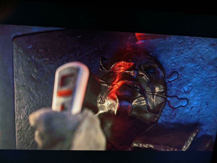 The Mandalorian S1e01. Black & Decker Thermal Leak Detector Used As An Id Scanner