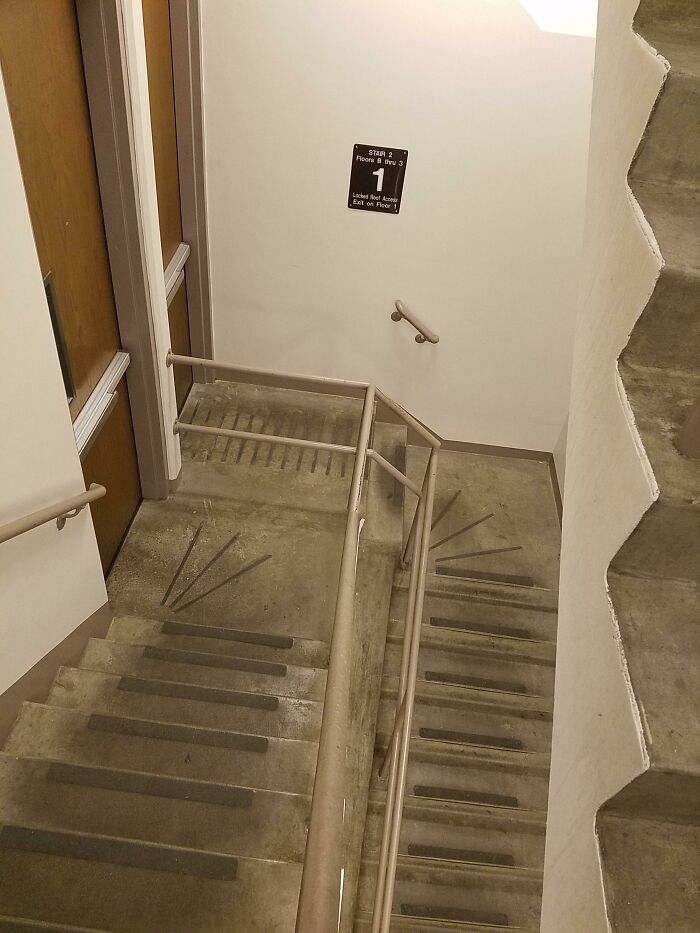 You Either Have To Leave The Stairwell Or Climb The Bar If You Want The Upper Floors