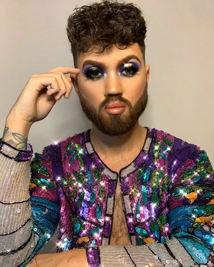 This Man Proves That Clothes Have No Gender By Wearing Skirts And Dresses This Man Proves That Clothes Have No Gender By Wearing Skirts And Dresses