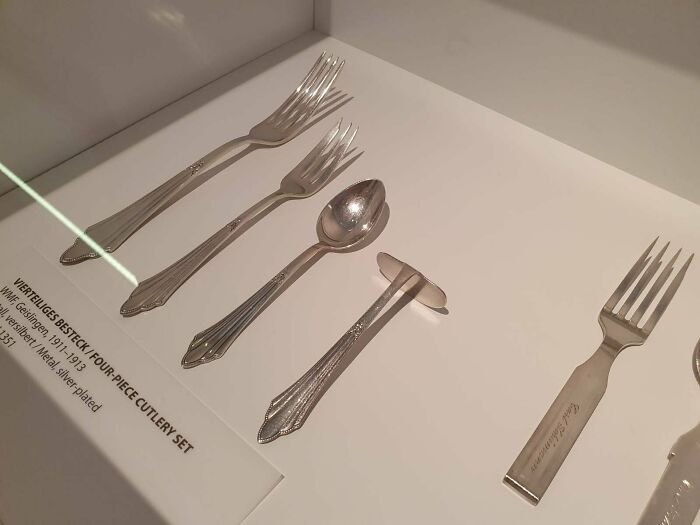What Is The Use Of This Fourth Piece Of Cutlery I've Seen In A German Museum?