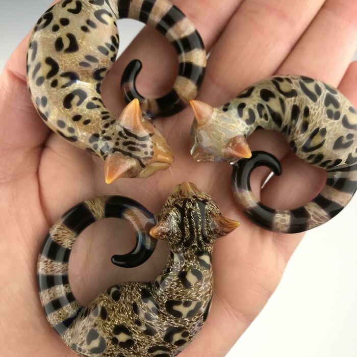 I Made Sleeping Bengal Kitties Out Of Glass
