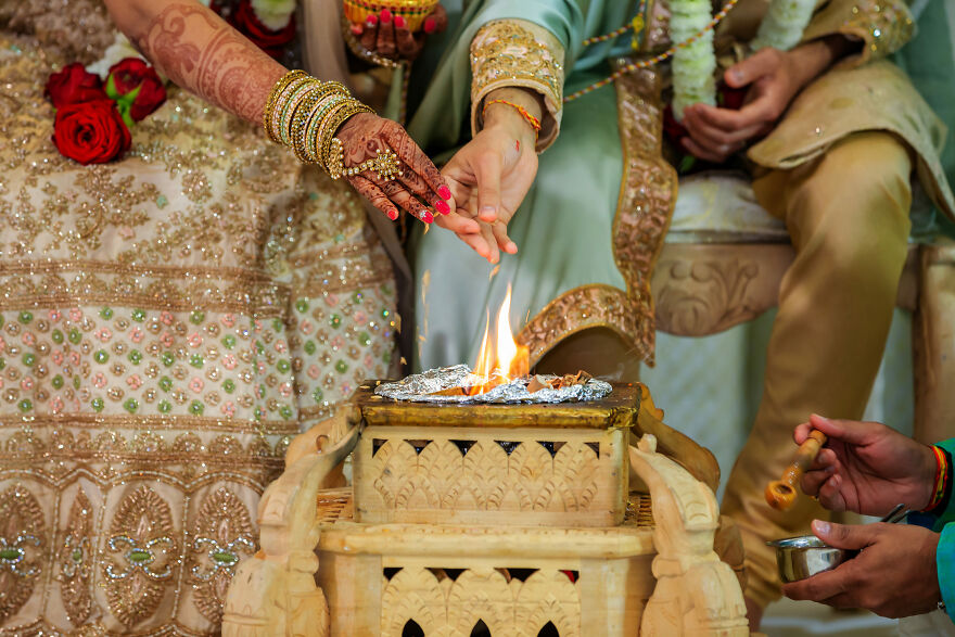 Aneeka And Jaisal Celebrate Their Gujarati Hindu Wedding At Hilton Syon Park