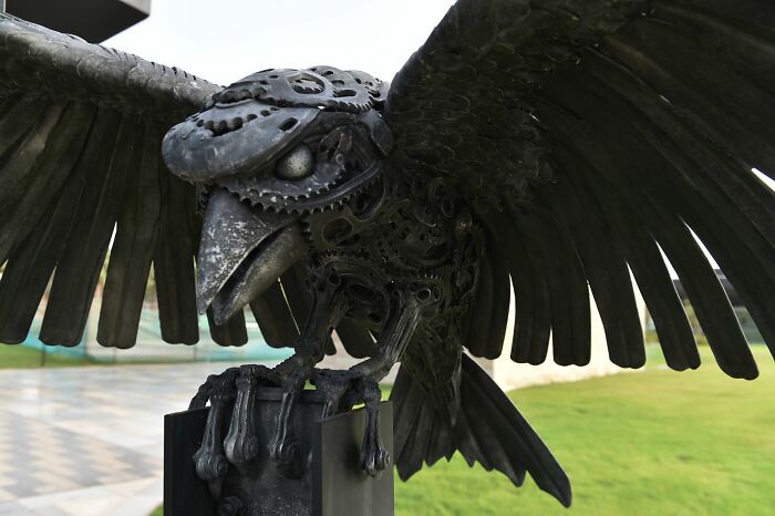 Artist Finds In The Trash His Inspiration For Making Amazing Sculptures