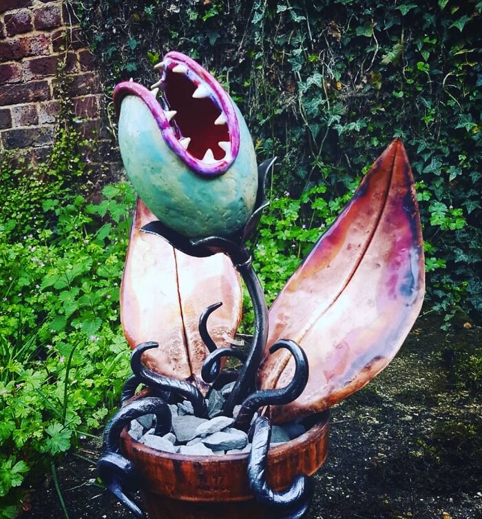Artist Finds In The Trash His Inspiration For Making Amazing Sculptures