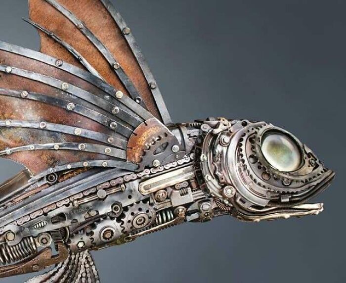 Artist Finds In The Trash His Inspiration For Making Amazing Sculptures