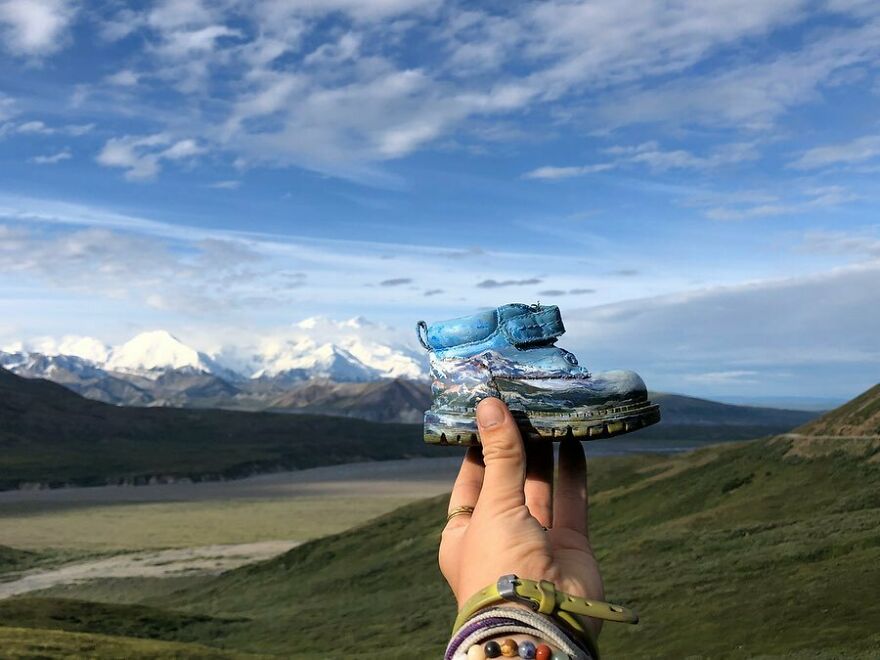 Naturalist Recycles Garbage From The National Park In Beautiful Landscape Paintings That Match The Landscape