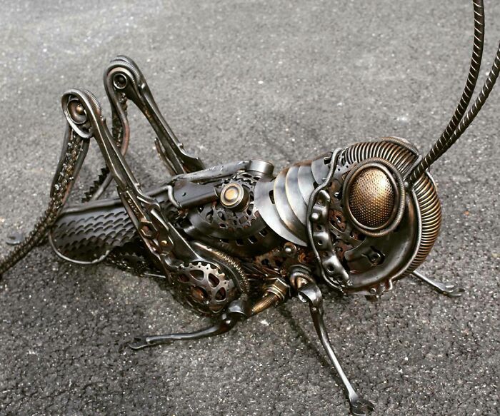 Artist Finds In The Trash His Inspiration For Making Amazing Sculptures