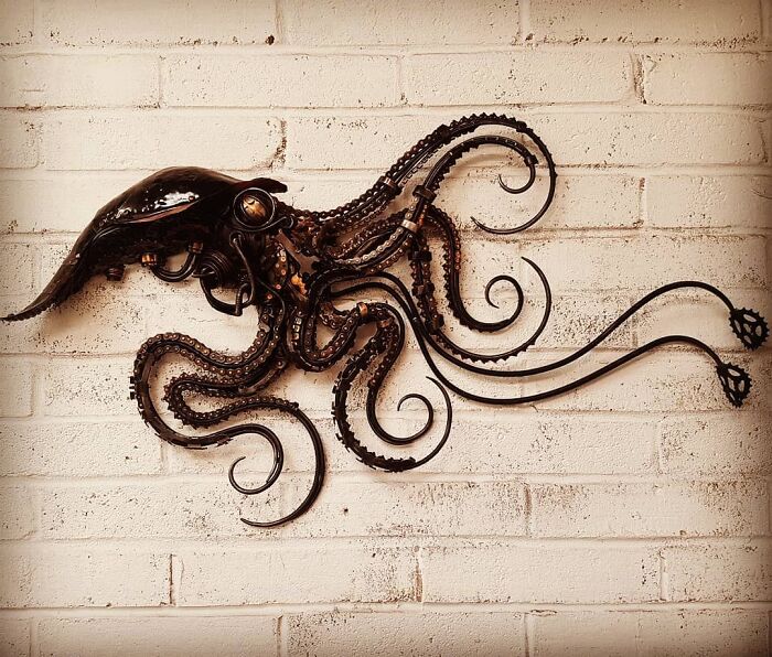 Artist Finds In The Trash His Inspiration For Making Amazing Sculptures