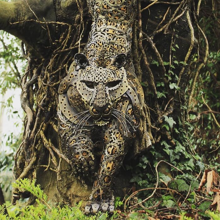 Artist Finds In The Trash His Inspiration For Making Amazing Sculptures