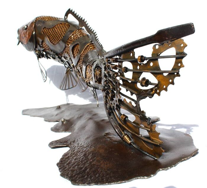 Artist Finds In The Trash His Inspiration For Making Amazing Sculptures