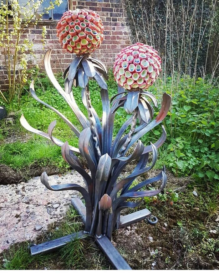 Artist Finds In The Trash His Inspiration For Making Amazing Sculptures