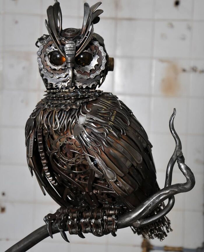 Artist Finds In The Trash His Inspiration For Making Amazing Sculptures