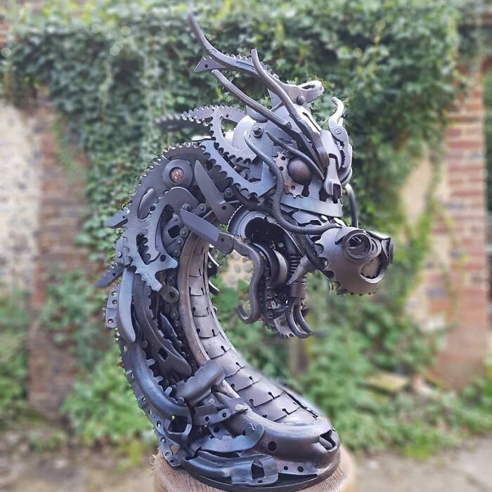 Artist Finds In The Trash His Inspiration For Making Amazing Sculptures