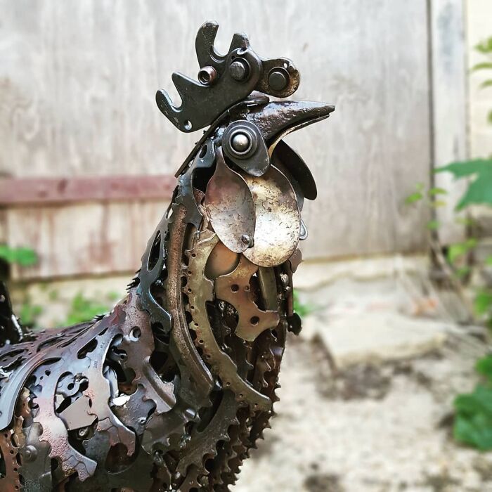 Artist Finds In The Trash His Inspiration For Making Amazing Sculptures