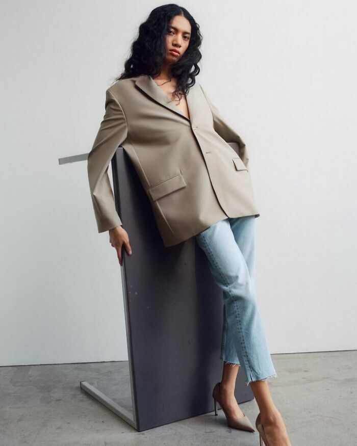 When You Spent All Your Savings On A Flat Deposit So Your Version Of ‘Furniture Shopping’ Is Just Walking Around Until You Find Stuff People Have Chucked Out Onto The Street