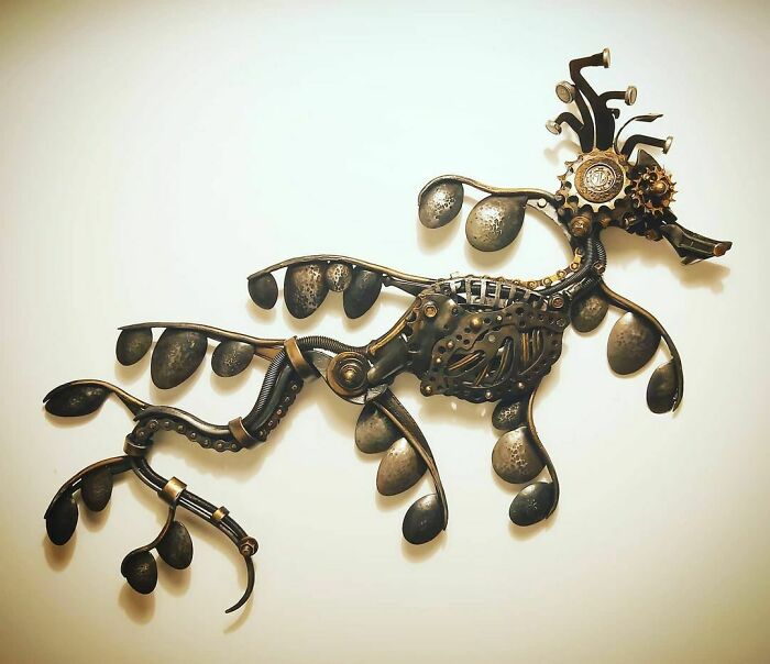 Artist Finds In The Trash His Inspiration For Making Amazing Sculptures