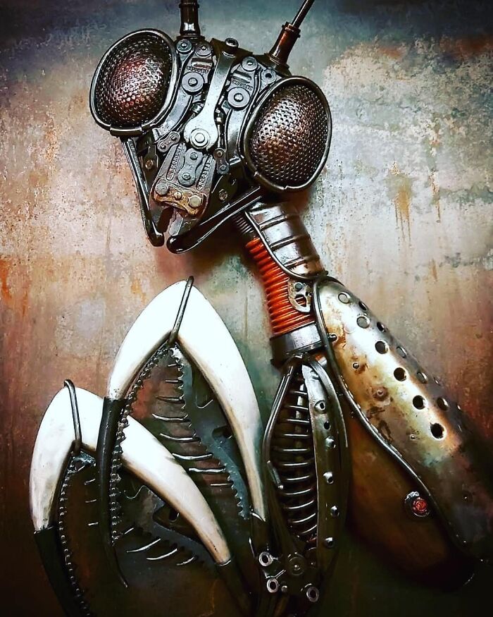 Artist Finds In The Trash His Inspiration For Making Amazing Sculptures