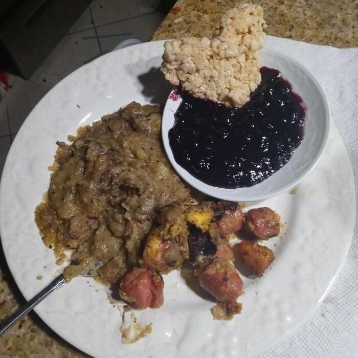 Bae Tried To Come Through With A Pre Valentine's Day Meal. I'll Pass