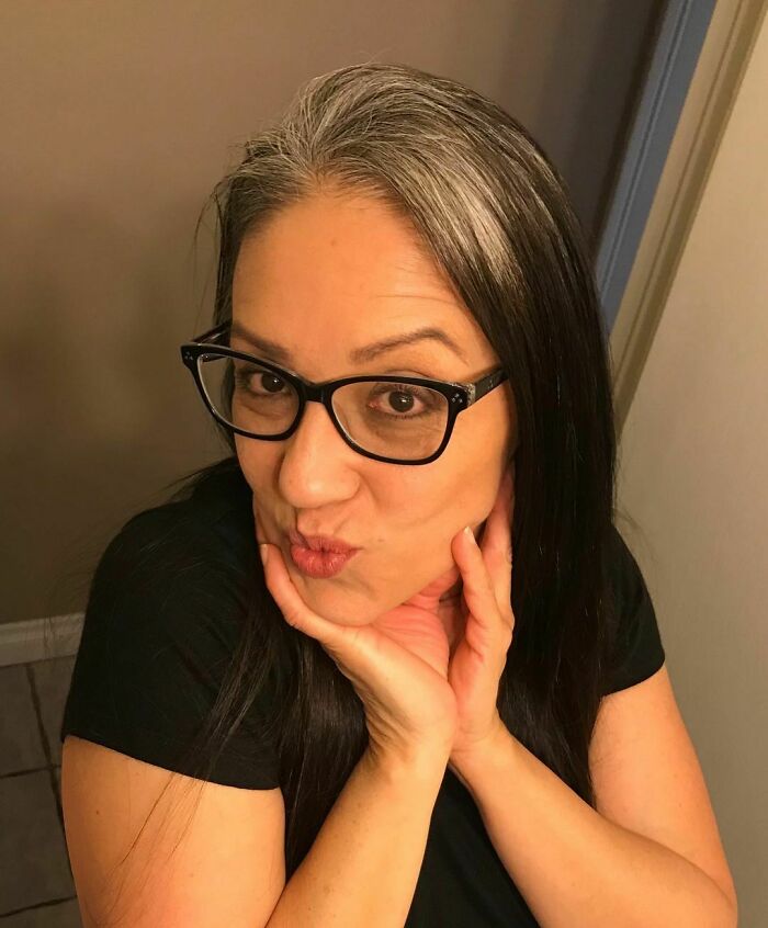 Happy Saturday #silversisters 🌞 I Hadn’t Straightened My Hair In Close To Year! When We Were Sent Home From Work Last March, My Hair Also Took A Break From Heat Tools. It Was One Positive Of Not Having To Be Physically At Work. Well, That & The Decision To #gosilver ! All I’ve Done This Past Year (Gosh, Has It Really Been One Year?!😳🥺) Is Air Dry My Hair —(Overnight After My Shower) Which Results In A Wavy-Ish Style Next Morning, And #meh The Next Couple Days Til My Next Shampoo 🙄🥴 I’ve Curled It, Like Twice...but It Was My Daughter’s Sweet 16 This Week, So I Wanted A Different Look ! I Second And Sixth Guessed The Idea To Apply Heat To My #wisdomhighlights ... But Here I Am! No Color Change 🤜🏼🤛🏼 💥 And Updating Progress On My #silvertransition ✨✨. My Mom’s Feedback?: “It Looks Nice—when You Fix Your Hair” 🤦🏻‍♀️ (She Refuses To Accept My Journey ) 🤷🏻‍♀️ I’ll Take That As Another Positive! #canas #mexicanas_americanas
#pelogris #pelogrisplata #amomipelogris #peloplateado
#silverhair #freethesilver #silvertransition #saltandpepperhair #saltandpepper
#grombre #grombrehair #gogrombre #grombrehairdontcare #dyefree #ditchthedye #dyenomore #yourrootsareshowing #cottonhairedwomen #greyhairdontcare #greyhairgang #growingoutmygrey #longgreyhair #openlygrey #silver_n_slayte @silver_men_and_women