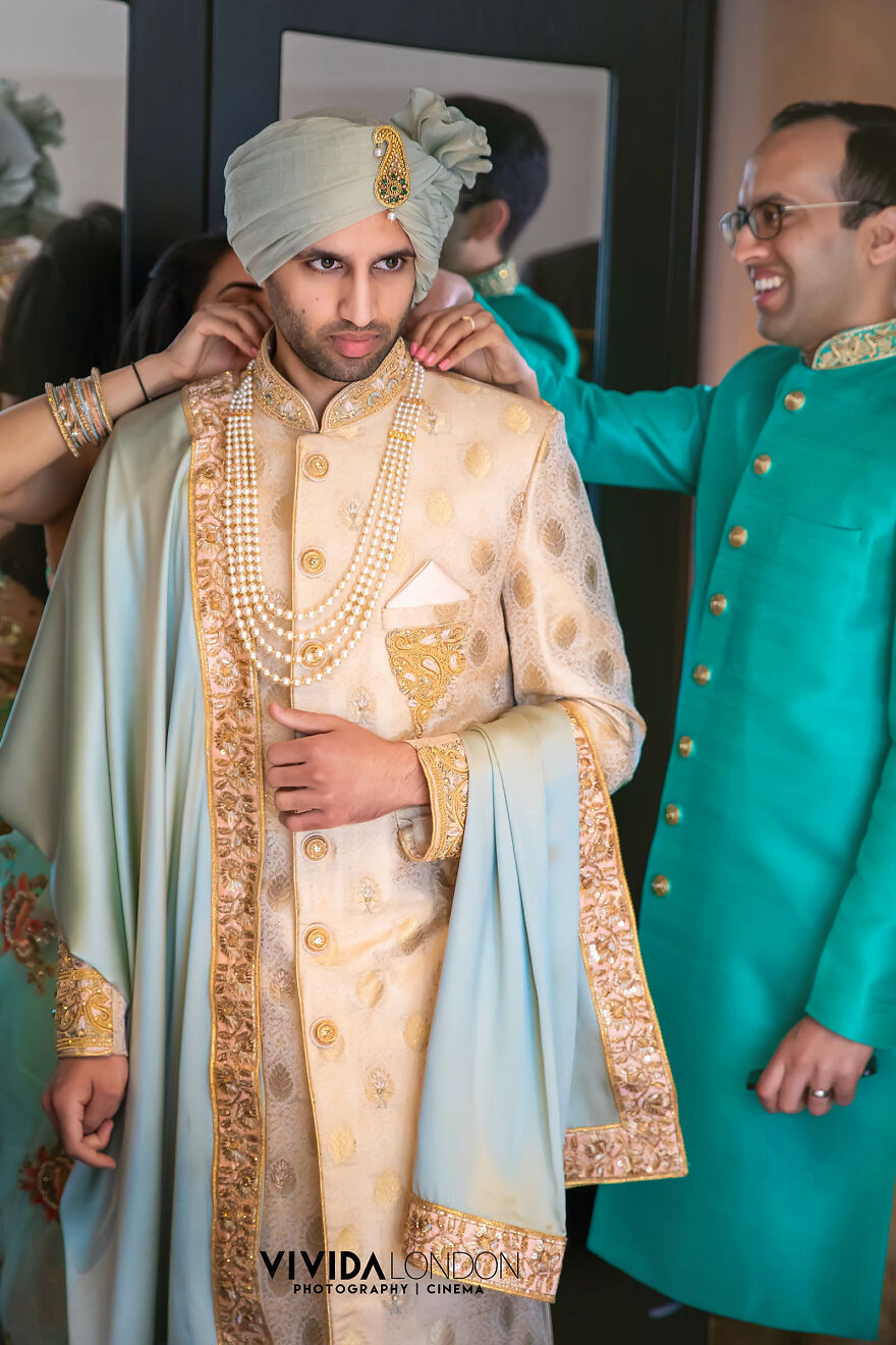 Aneeka And Jaisal Celebrate Their Gujarati Hindu Wedding At Hilton Syon Park Aneeka And Jaisal Celebrate Their Gujarati Hindu Wedding At Hilton Syon Park