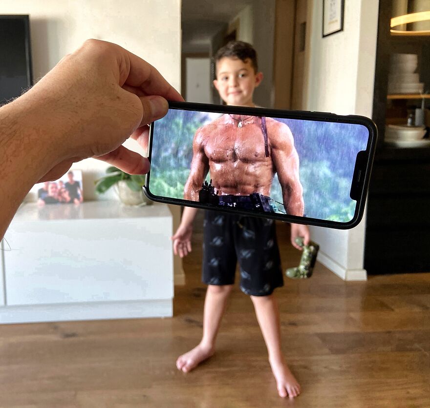 I Bring Everyday Objects To Life With My Smartphone And No Editing