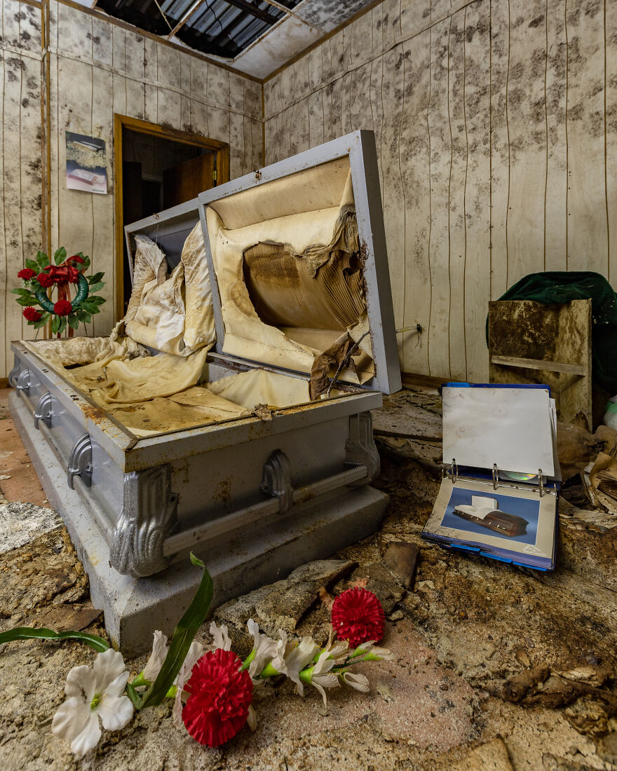 My 9 Photos Of Little Shop Of Horrors Abandoned Funeral Home