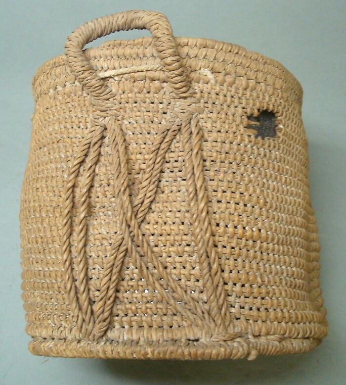 Basket (Interior Reinforced By A Frame (1 Metal Circle And A Rod))