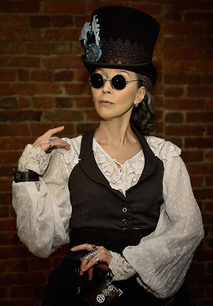 Russian Grandma Makes Amazing Cosplays With Materials Found In Flea Markets And Second Hand Stores