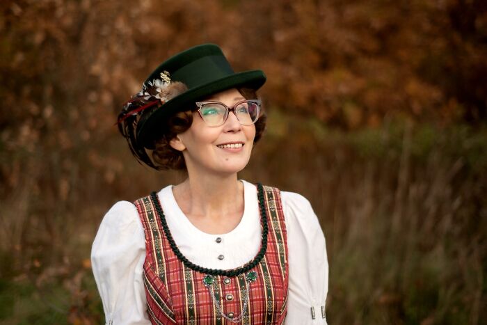 Russian Grandma Makes Amazing Cosplays With Materials Found In Flea Markets And Second Hand Stores