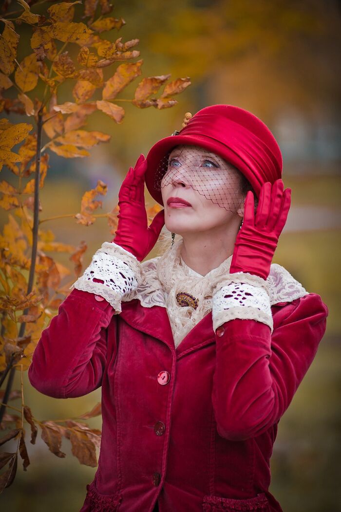 Russian Grandma Makes Amazing Cosplays With Materials Found In Flea Markets And Second Hand Stores