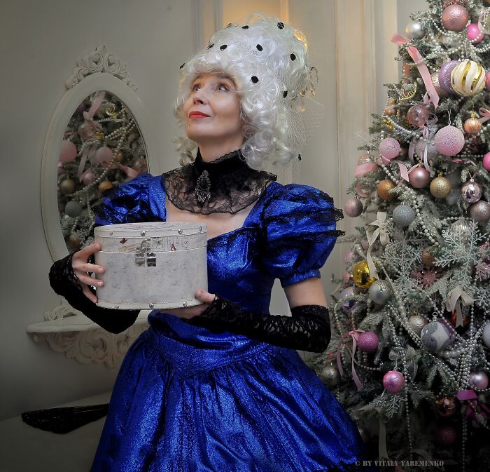 Russian Grandma Makes Amazing Cosplays With Materials Found In Flea Markets And Second Hand Stores