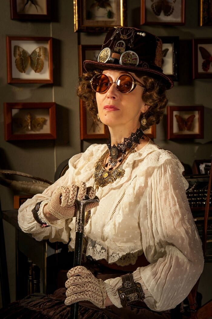 Russian Grandma Makes Amazing Cosplays With Materials Found In Flea Markets And Second Hand Stores