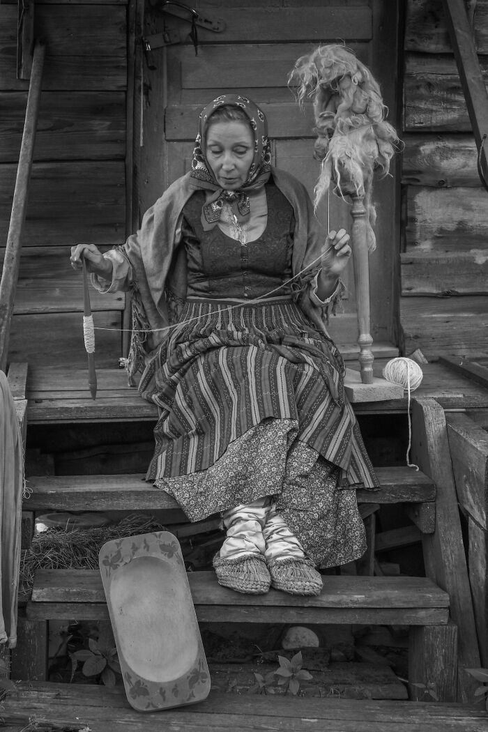 Russian Grandma Makes Amazing Cosplays With Materials Found In Flea Markets And Second Hand Stores