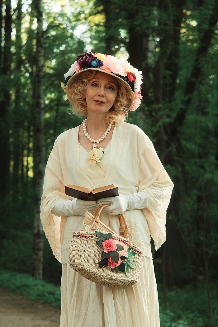 Russian Grandma Makes Amazing Cosplays With Materials Found In Flea Markets And Second Hand Stores