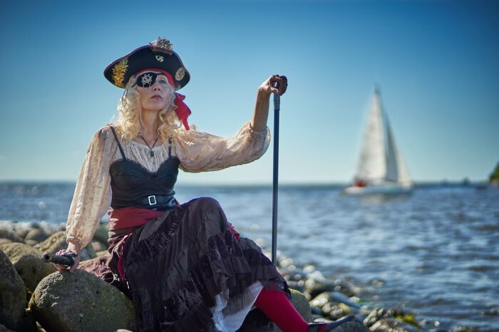 Russian Grandma Makes Amazing Cosplays With Materials Found In Flea Markets And Second Hand Stores