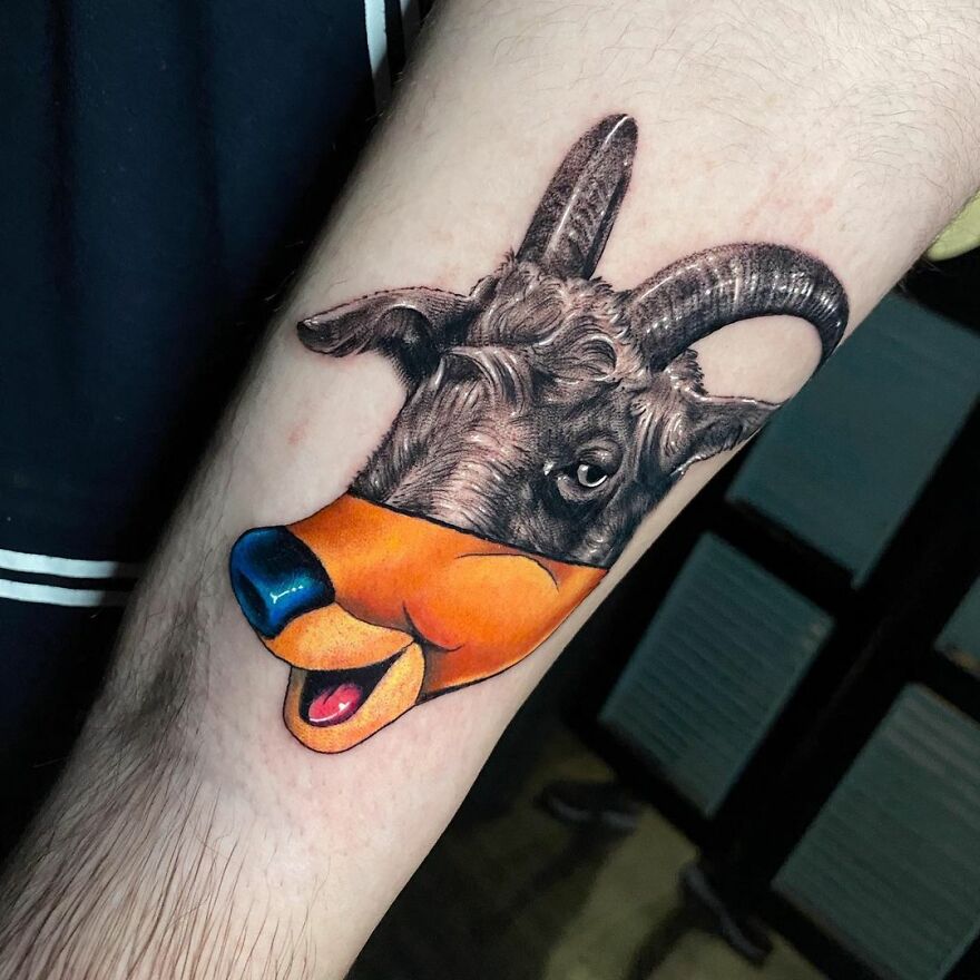 The French Tattoo Artist Produces Fantastic Tattoos In The Mixture Of 2 Styles