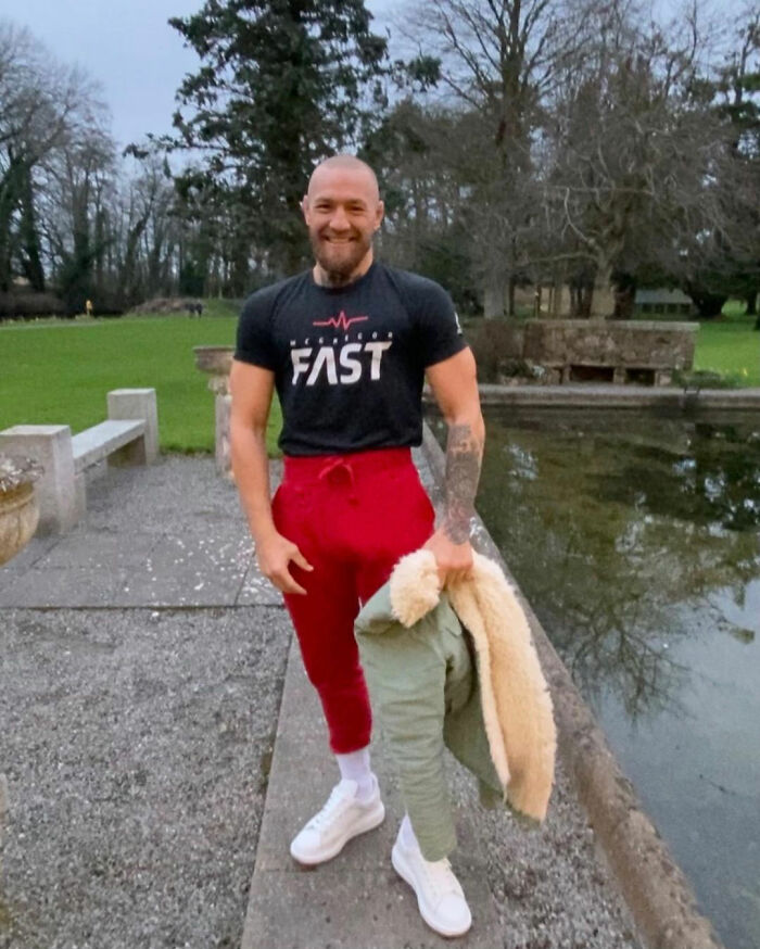 Conor Mcgregor “Where’d Me Leg Go”