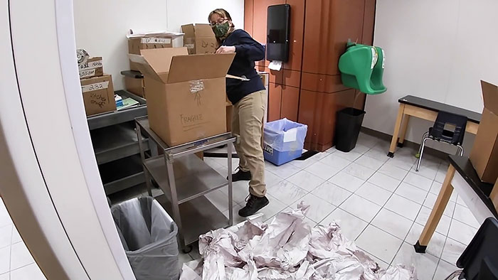 This School In Vermont Has Been Installed In A Former Macy's And The Vibe Is Unlike Anything Else, Not Only Because Of The Escalators (20 Pics)