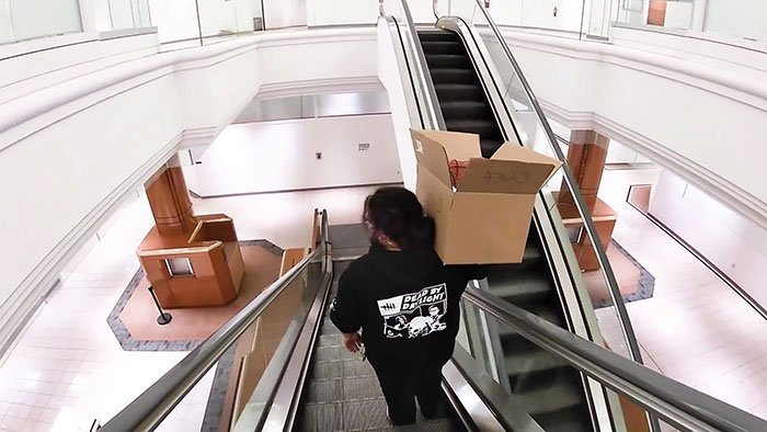 This School In Vermont Has Been Installed In A Former Macy's And The Vibe Is Unlike Anything Else, Not Only Because Of The Escalators (20 Pics) This School In Vermont Has Been Installed In A Former Macy's And The Vibe Is Unlike Anything Else, Not Only Because Of The Escalators (20 Pics)