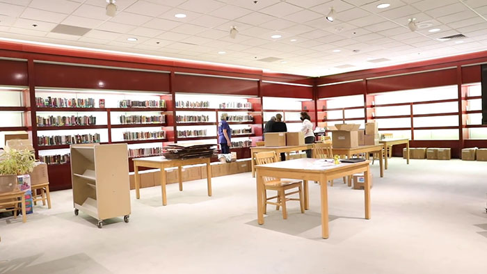 This School In Vermont Has Been Installed In A Former Macy's And The Vibe Is Unlike Anything Else, Not Only Because Of The Escalators (20 Pics) This School In Vermont Has Been Installed In A Former Macy's And The Vibe Is Unlike Anything Else, Not Only Because Of The Escalators (20 Pics)