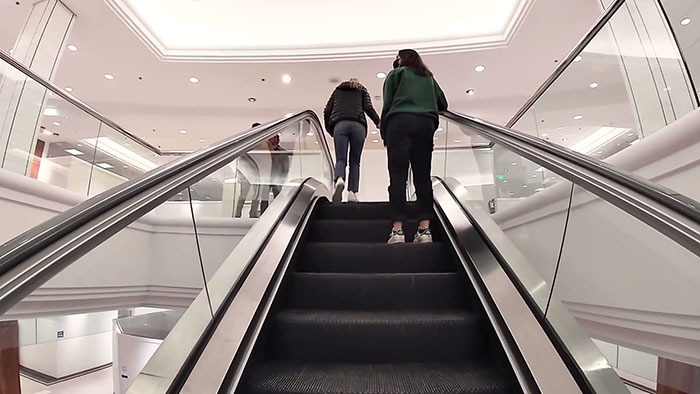 This School In Vermont Has Been Installed In A Former Macy's And The Vibe Is Unlike Anything Else, Not Only Because Of The Escalators (20 Pics) This School In Vermont Has Been Installed In A Former Macy's And The Vibe Is Unlike Anything Else, Not Only Because Of The Escalators (20 Pics)