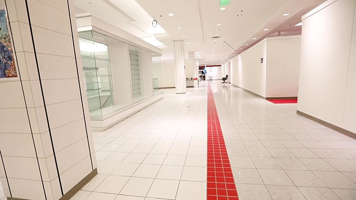 This School In Vermont Has Been Installed In A Former Macy's And The Vibe Is Unlike Anything Else, Not Only Because Of The Escalators (20 Pics)