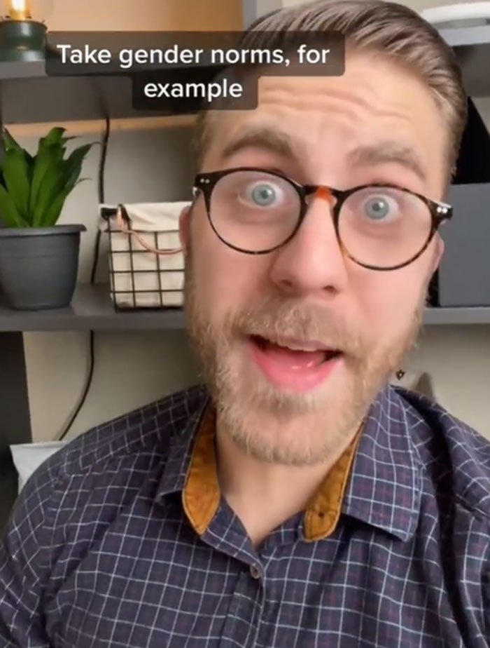 Guy Shares History Facts To Show How Fast And How Much Gender Norms Develop Because They're Totally Made Up Guy Shares History Facts To Show How Fast And How Much Gender Norms Develop Because They're Totally Made Up