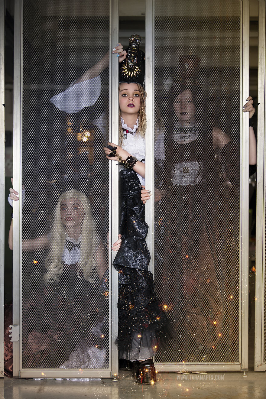 I Found An Old Warehouse In Cincinnati To Create Steampunk Pics (19 Pics)