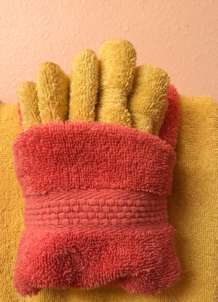 These Hand Towels In My Hotel Look Like A Box Of French Fries
