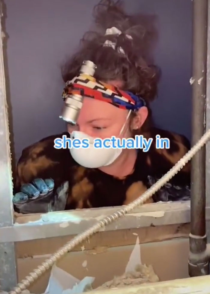 Woman Discovers A Hole Behind Her Bathroom Mirror - Decides To Go In And Finds An Entire Apartment Woman Discovers A Hole Behind Her Bathroom Mirror - Decides To Go In And Finds An Entire Apartment