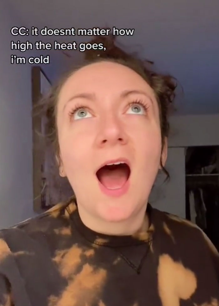 Woman Discovers A Hole Behind Her Bathroom Mirror - Decides To Go In And Finds An Entire Apartment